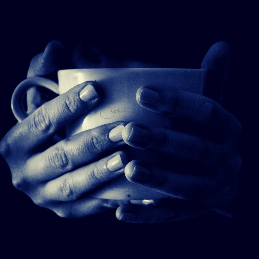 BeikiaMx's tweet photo. ¿Qué te provoca tomar café? 

Y si es @beikiamx ¡mejor! 

#caféconfondoformaysentimiento #3tuestesenlamismabolsa #bolsabiodegradable #pequeñosproductores #plumahidalgooaxaca #cafeorganico #causabeikiá https://t.co/IHWDjn94KN