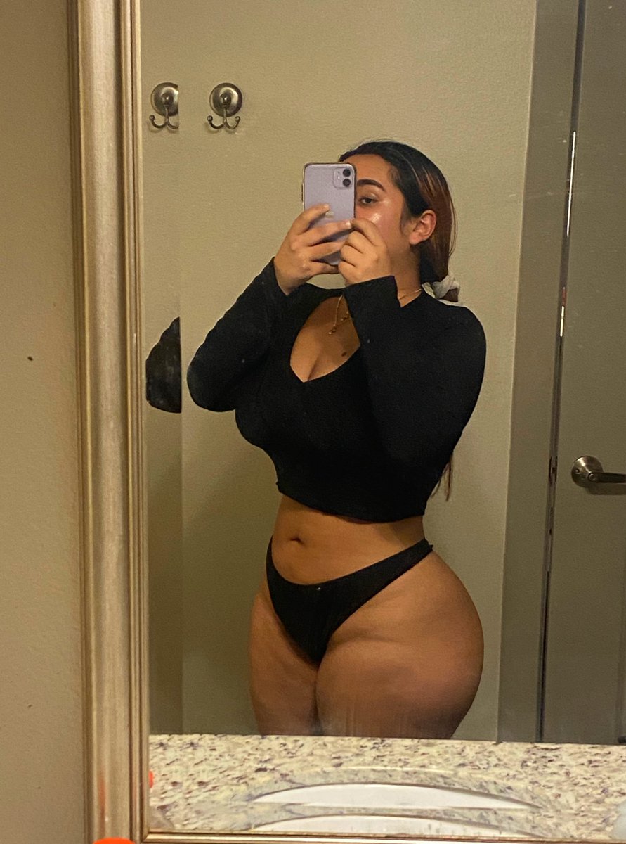 jenessapaniagua's tweet photo. Heard ya like em thick https://t.co/gPznLFSvBh