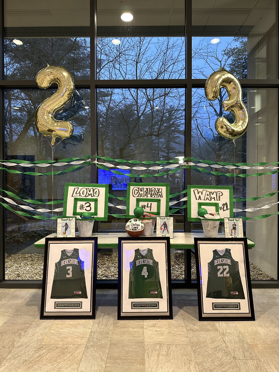 BerkshireGvbb's tweet image. Great Senior night!
