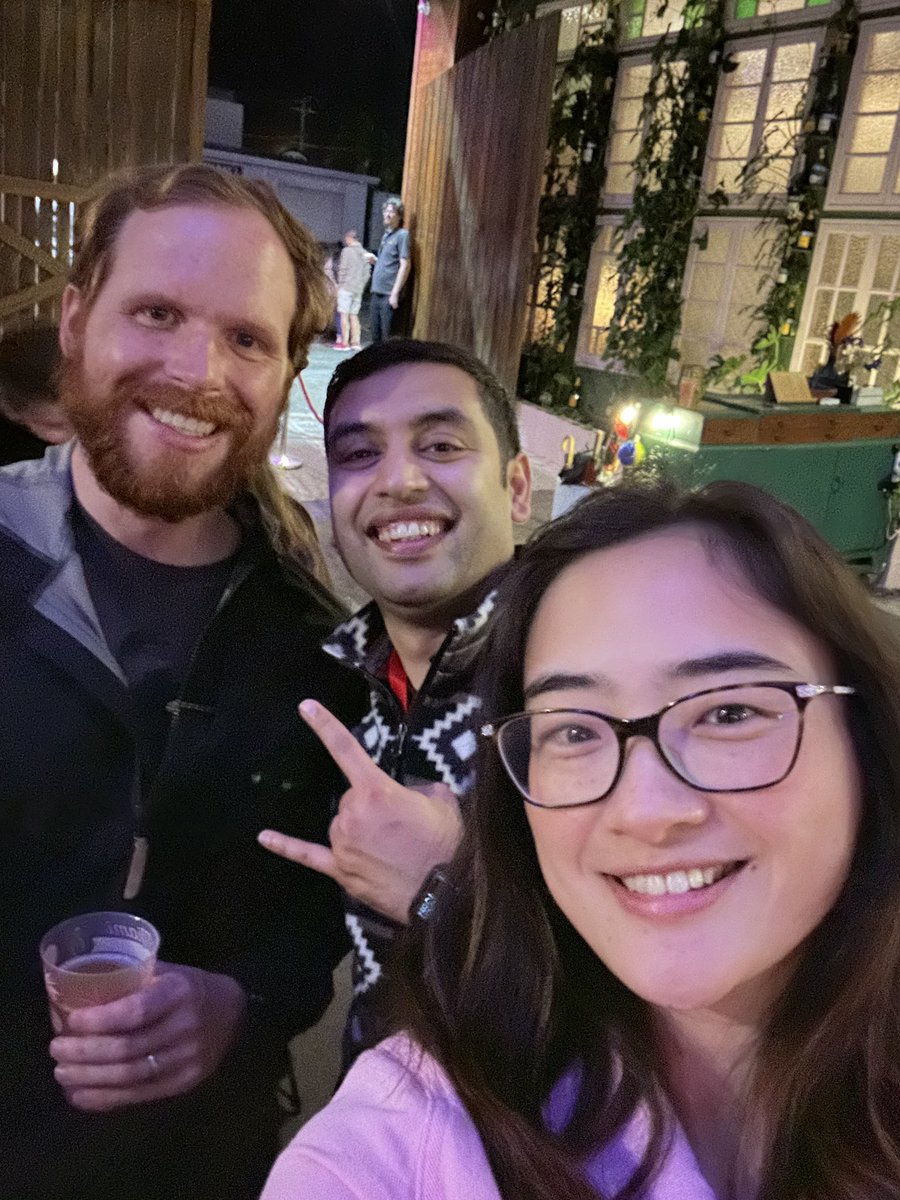 EyeDaisyShu's tweet photo. Fun night at Miami Marketta with the @iserworld ECRs @ErikRButcher @gammaDave1 @AidanGrosas @lensresearchlab #ISER2023 #ISERWOW2023 https://t.co/E6B1LGkDFy