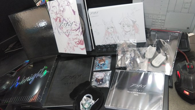 実はスト魔女を追いきれなくなってしまった以降、ここまでしっかりお金落としたりグッズとかイラスト集あつめてるコンテンツ、アークナイツだけなんだよな初回限定ブルーレイボックス勢いで買っちゃったけど、久しぶりにバカ嬉しくなって写真撮っちゃったりしてる 