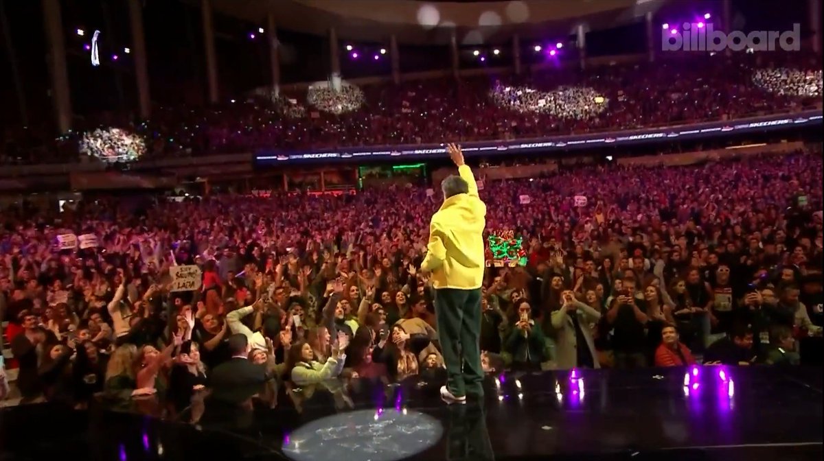 Sebasvalentini's tweet photo. Hermoso lo de Fito Páez en Viña del Mar.
Recién finalizó su show con "Dar es Dar"
Se llevó la gaviota de oro.
#EADDATour
#EADDA30Años https://t.co/XaDeFKJGcE
