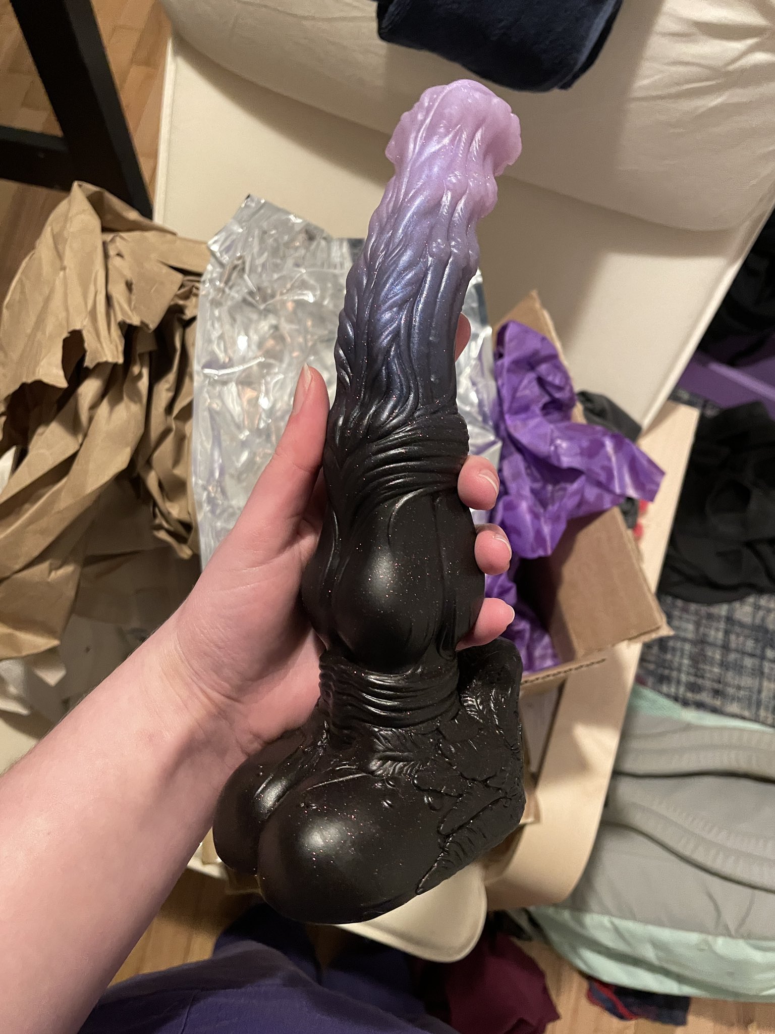 1 pic. Oh thank fuck she isnt ugly. A bit pinker than I was going for but that red sparkle is pretty scrumptious I must say. Also got a super clear mini! Almost thought it was resin at first https://t.co/mrBvYFVHGo