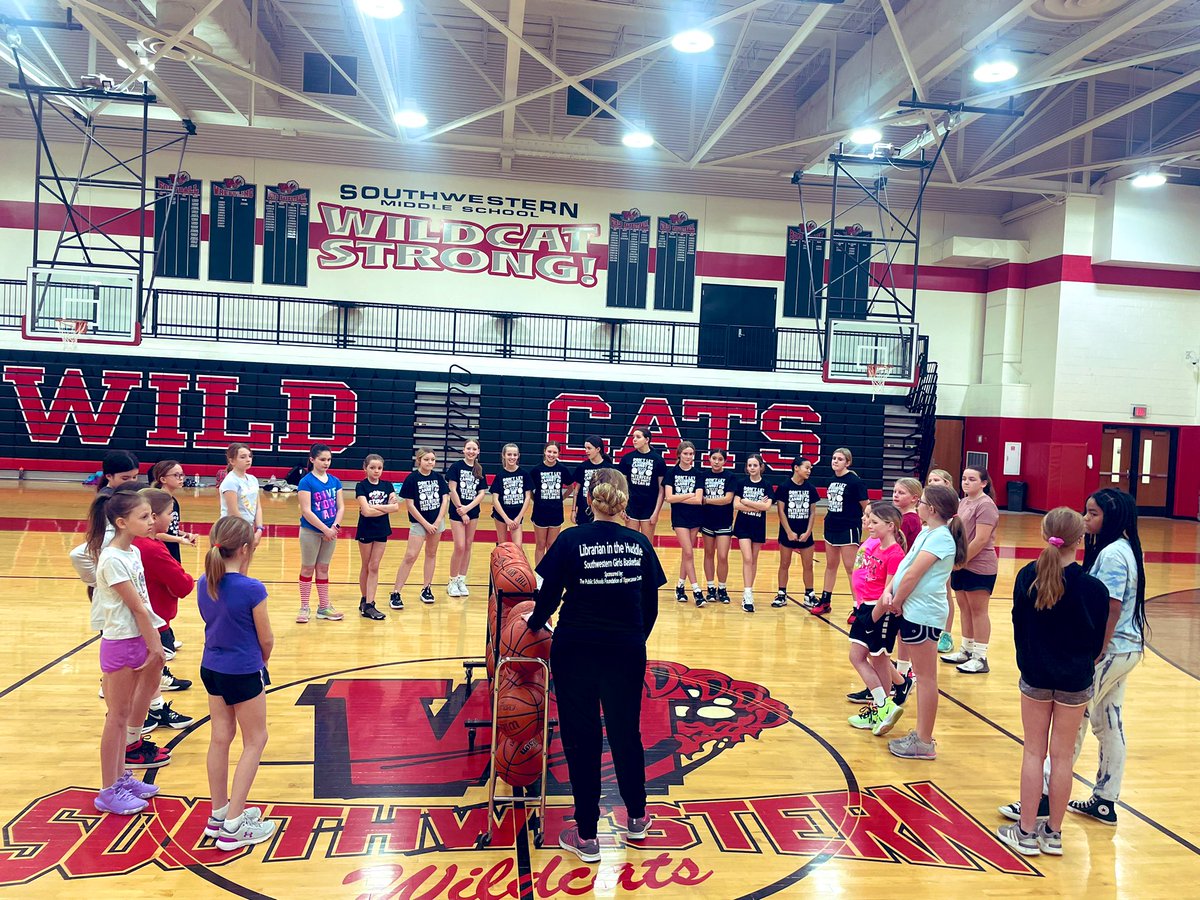 Girls in Basketball Night @ SMS. The team hosted young ladies with an interest in basketball and shared why they like to play. #LibrarianInTheHuddle #WhyWePlay <a href="/PrincipalTiz/">Sarah Tislow Gustin</a> <a href="/SmsWildcat/">SMS Wildcat Athletics</a> <a href="/PSFTC_ORG/">PSFTC</a>