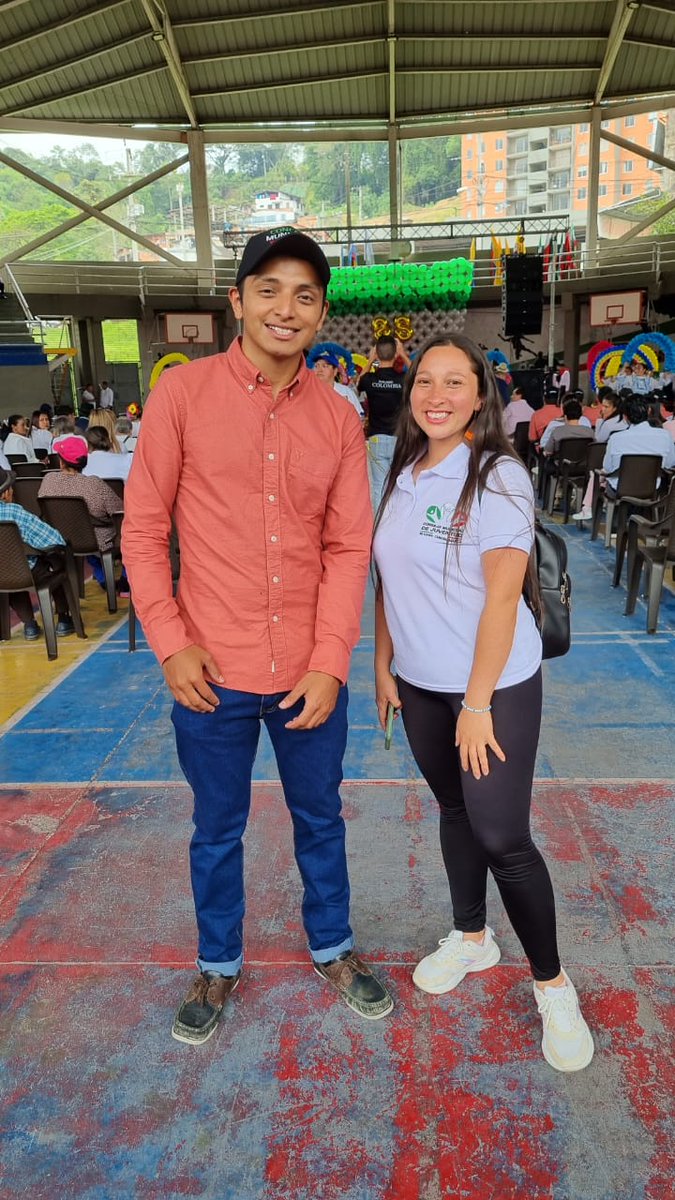 AngelaB08889397's tweet photo. Feliz cumpleaños a mi hermosa Tierra de Promisión 💚🤍❤️ #Silvania #Cundinamarca 
@DavidMorenoP1 
@PartidoMIRA https://t.co/uOuYaoVZBb