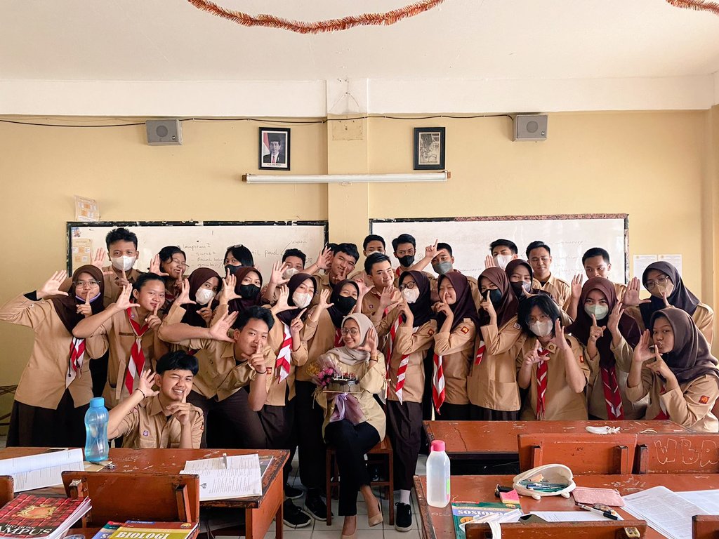 bukanasii's tweet photo. Terima kasih sudah hadir dan ingat hari kelahiranku🤎 https://t.co/Lkd6pmkD4f