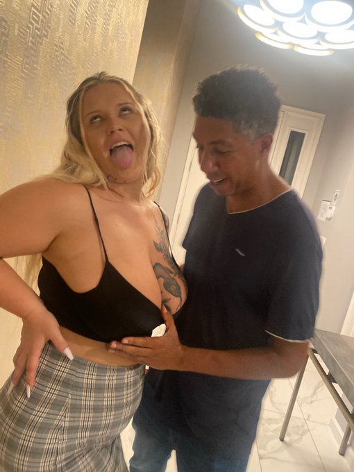 Just met the lovely @spicy_Barbi at @GIRLSGOWIRELESS Day 1. https://t.co/Bw6lEG1TJJ<a class="tags" target="_blank" title="On Twitter" href="/?out=eyJ0eXAiOiJKV1QiLCJhbGciOiJIUzUxMiJ9.eyJpYXQiOjE3MjE1Mjk3NzQsImlzcyI6InR3cG9ybnN0YXJzLmNvbSIsIm5iZiI6MTcyMTUyOTc3NCwiZXhwIjoxNzUzMDY1Nzc0LCJyZWRpcmVjdF91cmwiOiJodHRwczovL3R3aXR0ZXIuY29tL3NwaWN5X0JhcmJpIn0.LvndtpQCZe1ZxfDT-EvSnKUH8BTDA1_ML0Y-2VA_wi82w7XGGEpCEVLiLoM67V6MjGXvpKuCntvPTDOFfxuf5A">@spicy_Barbi</a><a class="tags" href="/tag/girlsgowireless">@girlsgowireless</a><a href="/tag/ass"class="tags"><span>#ass</span></a><a href="/tag/anal"class="tags"><span>#anal</span></a><a href="/tag/creampie"class="tags"><span>#creampie</span></a><a href="/tag/trans"class="tags"><span>#trans</span></a>
