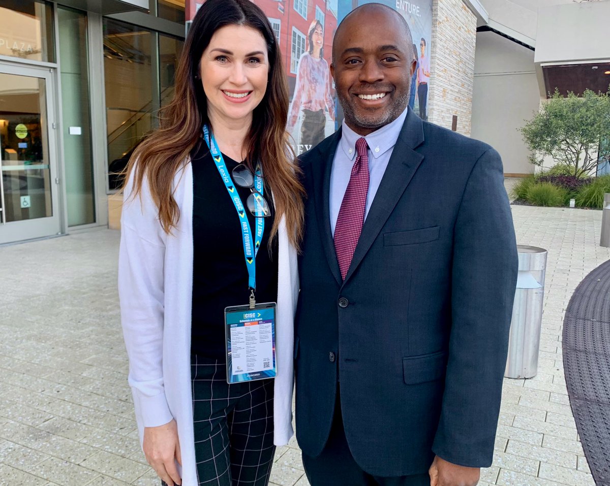 This is NOT photoshopped! I really got the chance to meet @TonyThurmond @CISCSymposium, shake his hand, and thank him for the work he is doing for CA schools! He is so gracious & such an inspiration. #CISC2023 #UPK #antibiaseducation #mentalhealth #universalmeals #ELOP #literacy