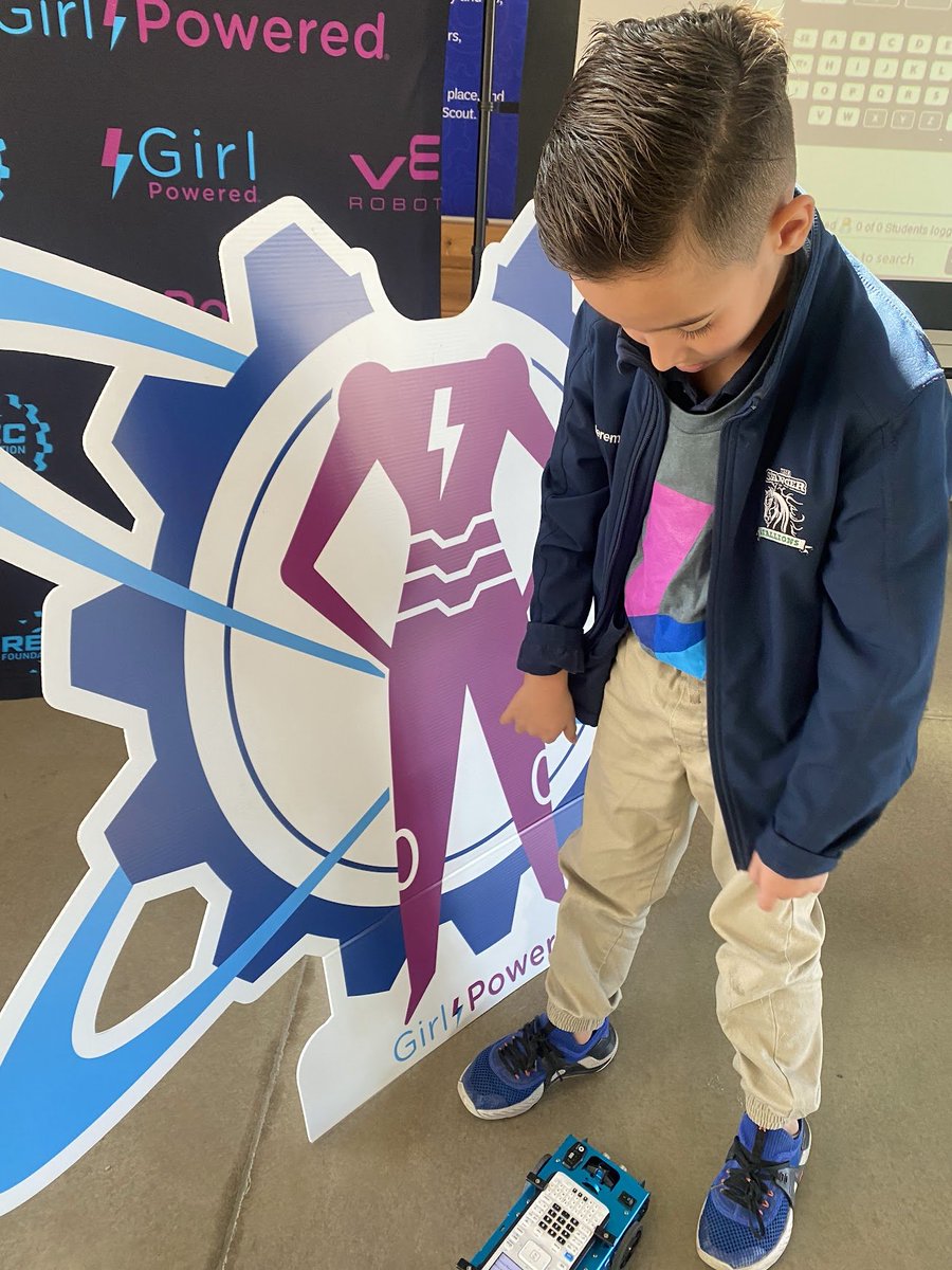 What an amazing #GirlPowered event at the <a href="/gsnetx/">GSNETX</a> #STEM Camp today!

~75 students from <a href="/dallasschools/">Dallas ISD</a>  learned about autonomous driving and programmed #TIRover with #Python 

Even students with no prior coding experience had their #TIRover drawing ⏹️s and🍩s
😀👍🏽✨

#omgrobots