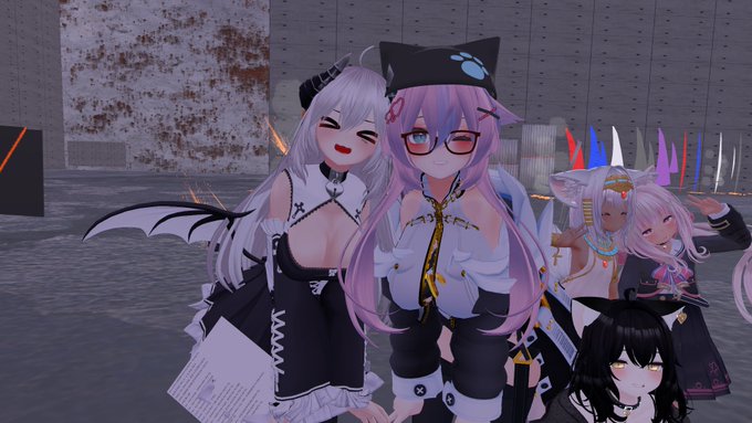 昨日のVチャ
①だっちゅ～のという技を披露するさくちゃんと缶しゃま
②つよいふたり 