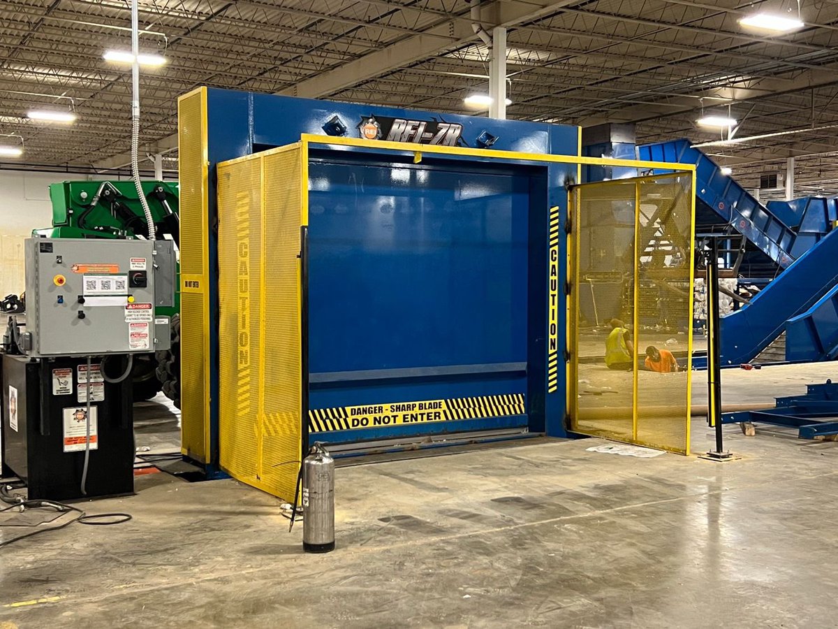 GoGreenREI's tweet image. Another week of installs underway! REI-ZR, steel belt conveyor and DS150 getting installed in Mississippi! Ready to get your system upgraded? Give us a call! 

#papershredder #rollcutter #paperrecycling #teamREI