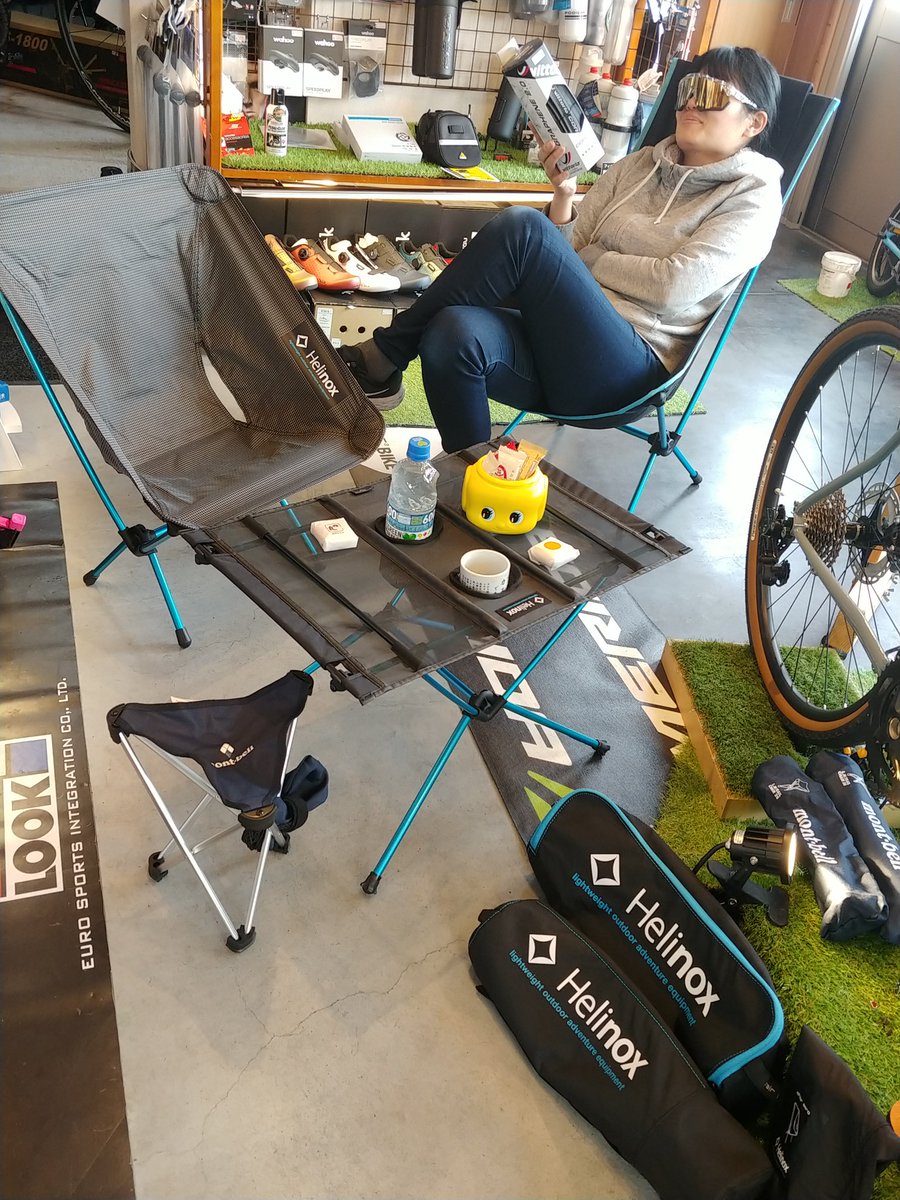 doterushi's tweet photo. 本日2/26は17時まで営業です。
アウトドア用品が色々取り扱っております。
イスは降りる時要注意ですね。
#helinox
#herinoxchairzero
#chairtwo
#tableone
#montbell
#trailchair26
#アウトドア用品
#sicon
#どてるし
#スポーツ自転車専門店
#スポーツ自転車店
#琵琶湖湖西
#大津市 https://t.co/VzErYGQhAn