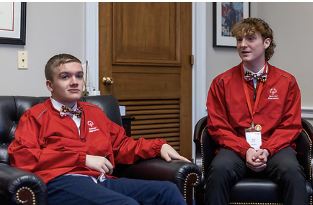 Thank you @SpOlympicsMD for allowing @CroftonHigh the amazing #SOHillDay opportunity to advocate for #UnifiedChampionSchools..  and thank you for capturing the moment. #WeAreCrHSUnified #TogetherCardsFly #ChooseToInclude