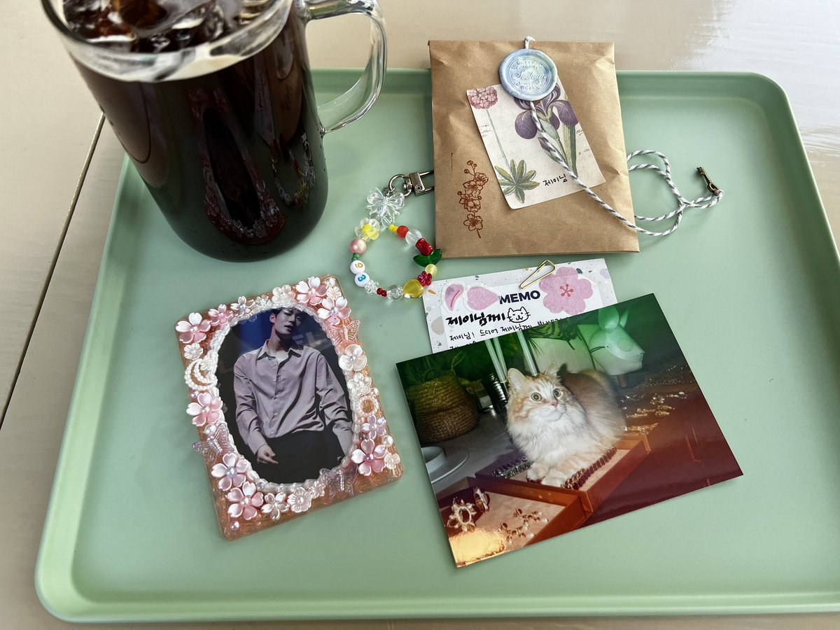 혐생에 치이는 와중에 날 너무 감동시킨 물결님🥹 이걸로 핑계 삼아서 틧타에도 발도장 꾸욱❤️‍🔥