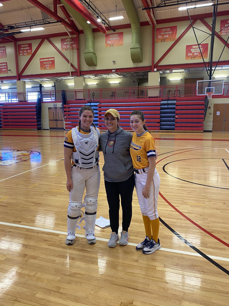 emmaaweaver's tweet photo. Had a awesome time this past weekend at the @SHUgriffinsSB camp. Thanks to all the coaches and players for giving such great instructions and encouragement. Also, thank you @Sophiado25 for coming to catch me! Can’t wait for a future camp! https://t.co/19yGevnE4Z