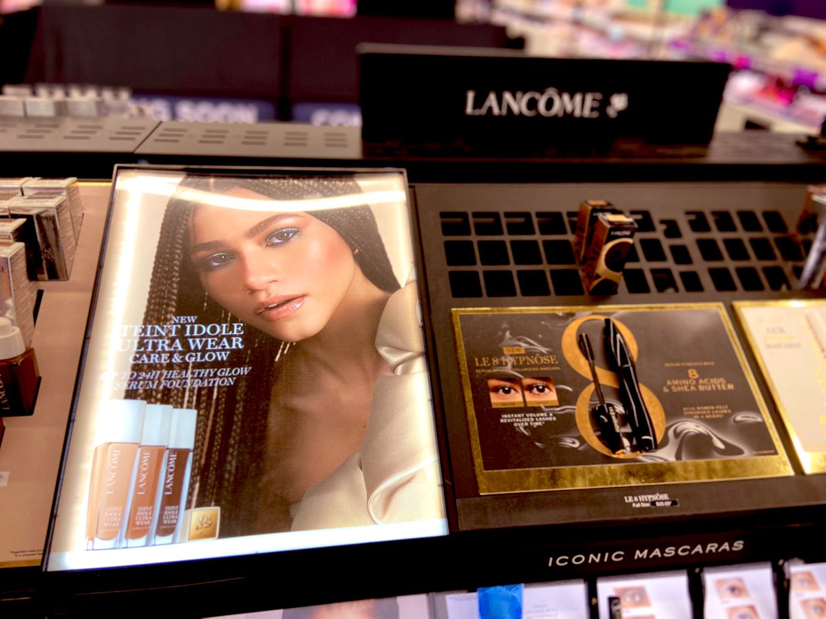 Went to <a href="/Sephora/">Sephora</a> yesterday and saw Zendaya ‘s picture for <a href="/LancomeUSA/">Lancôme USA</a> and I had to take a picture 💛