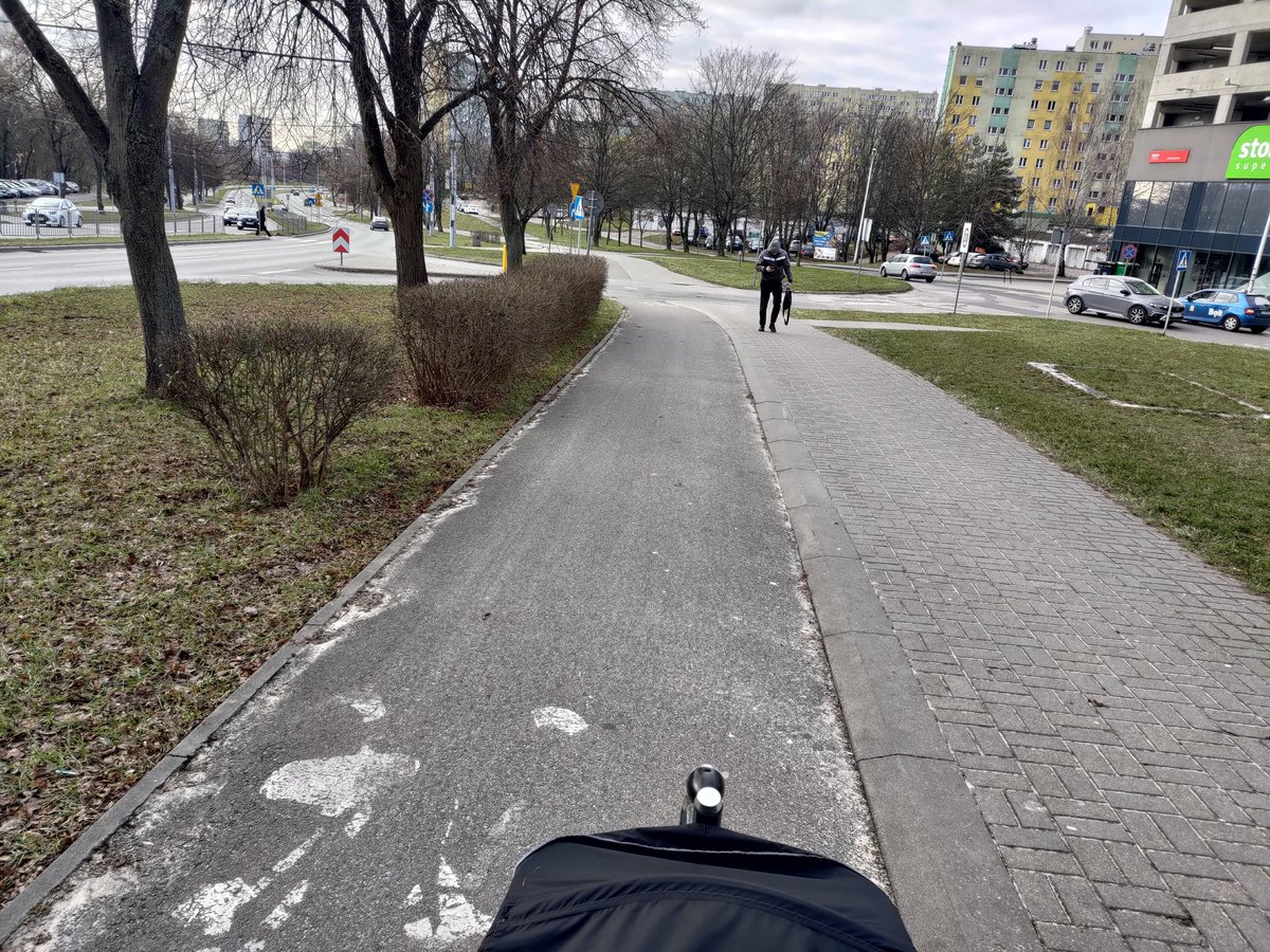 AleRower's tweet photo. Żona do pracy odwieziona.
Można jechać do biura.
#alerower #rowercargo #rowerelektryczny #cargobike #babboe #roweremdopracy #Lublin https://t.co/eEVhPzGcG5