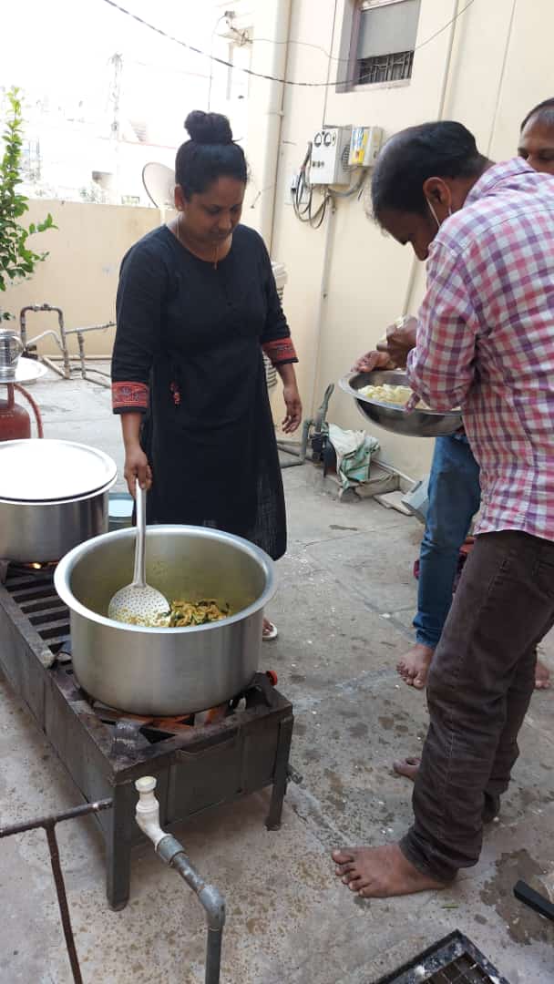 SATISHSIKHA's tweet photo. Anytime free food service https://t.co/PlEwFQYg9U