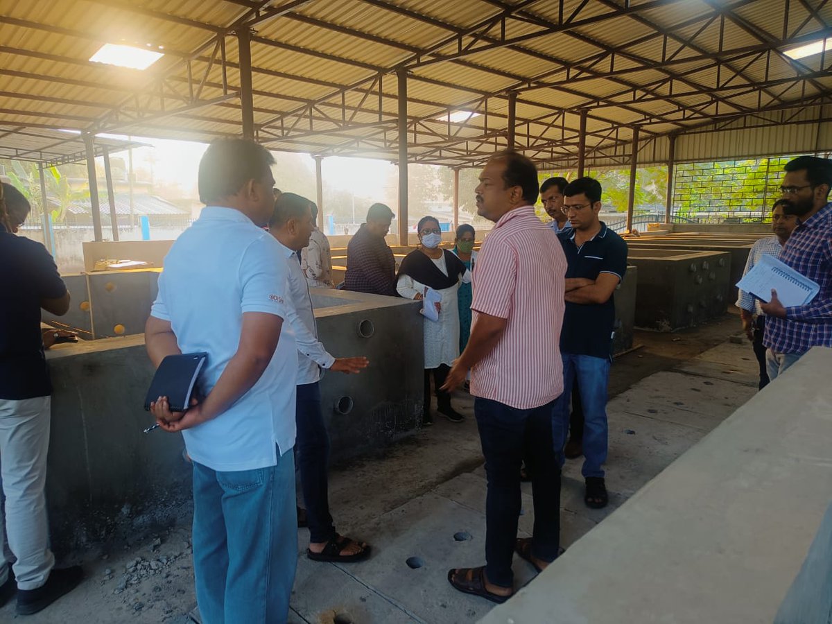 bmcbbsr's tweet image. BMC Commissioner along with Addl. Comm-III &amp;amp; Team BMC today visited Wealth Centres(MCC/MRF) at South East Zone to take stock of the #wasteprocessing at the centres. 
Unit-1, Mahinsakhala, Laxmisagar, Badagarh, Basuaghai, Lingaraj ROB were the centres visited.
#BhubaneswarFirst