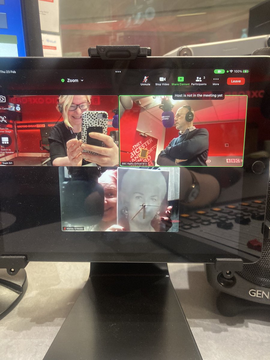 Here is <a href="/mandyonair/">Mandy O'Neale</a> with her broken Pat Butcher clock which <a href="/StBirinusSchool/">St Birinus School</a> has offered to fix (with apologies to Pam St Clement who is our latest <a href="/BBCOxford/">BBC Oxfordshire</a> #MakeADifferenceAwards judge 😂😬) <a href="/DPrever/">David Prever</a> 🕰️