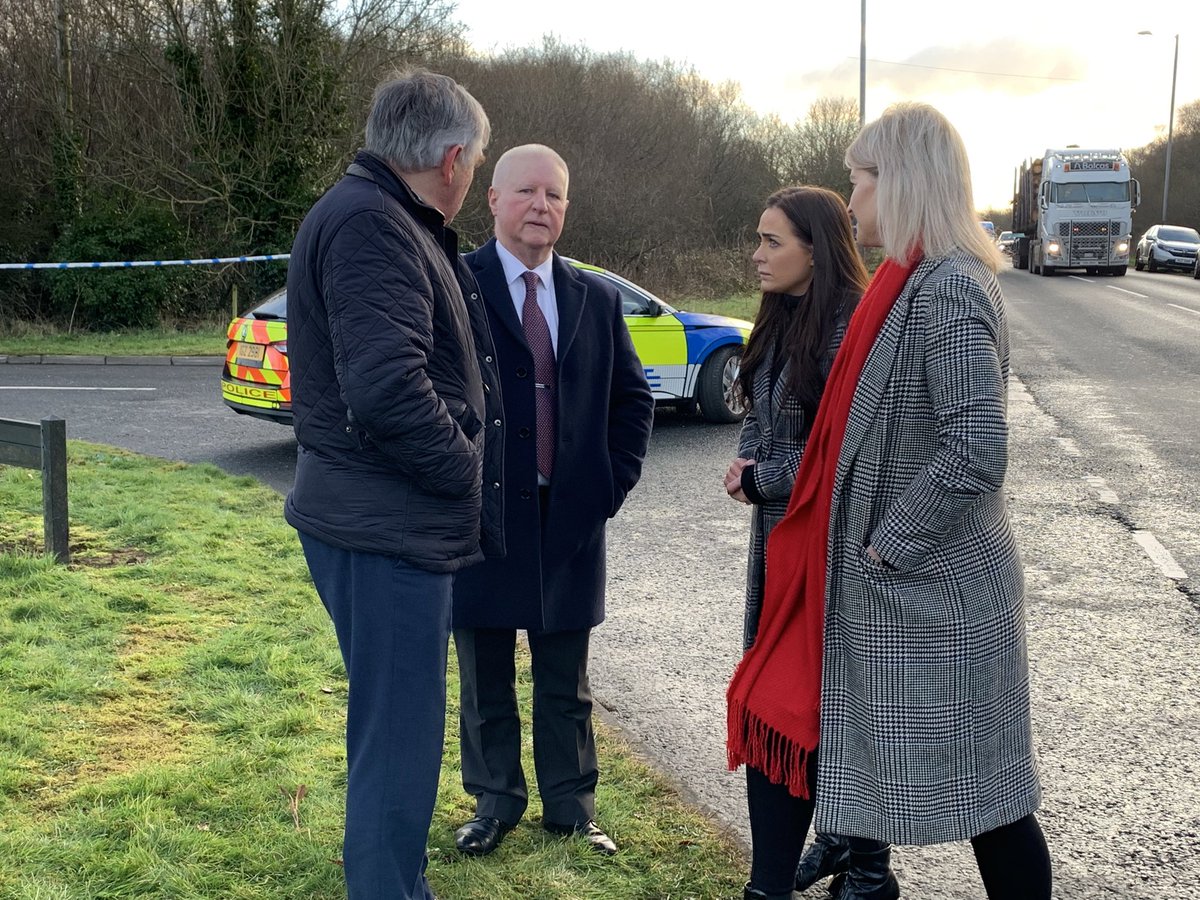 DarranMarshall's tweet image. Local Sinn Féin &amp;amp; DUP politicians together at the scene of last night’s shooting in #Omagh

@BBCNewsNI | #BBCGMU