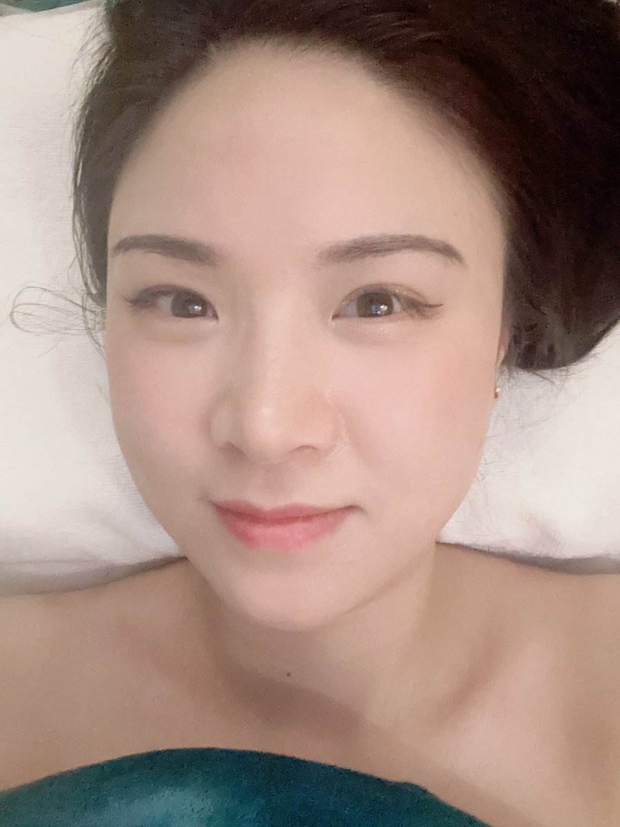 GroseStarr's tweet photo. 来做个美容，女人上了年纪就是得多保养，多健身😝 https://t.co/iw4ayaa8E0