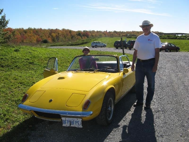 ClubLotusFrance's tweet photo. Une insolite et rarissime Lotus Elan+2 cabriolet convertie par le carrossier britannique Hexagon à découvrir dans la revue Rétroviseur n°397 de Mars 2023 disponible en kiosque (crédit photos membre CLF) #MyLotus #ElanPlus2 #Hexagon @ClassicLotus @ClubLotusFrance https://t.co/f0dVSLo38W
