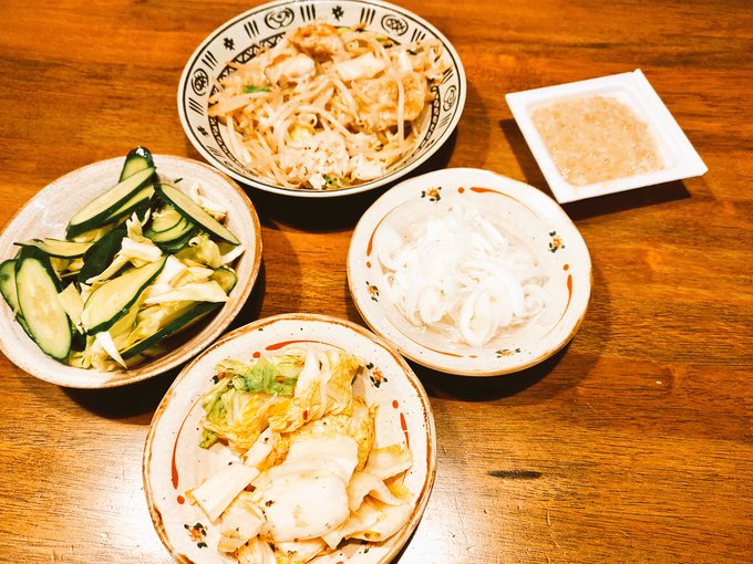 ちゅんずディナー

白菜ようやく漬かったな。うまい。 