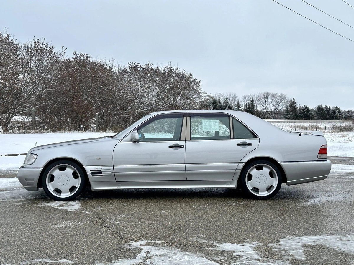 MercedesW140Fr's tweet photo. Puissance &amp; élégance voilà la recette de Lorinser  😎
#V8 #M119 
📸©️ BaT
#MercedesBenz #W140 #Lorinser #ClasseS #France #Troyes #W140Club #W140Fun #W140France https://t.co/iO0ofrk19T