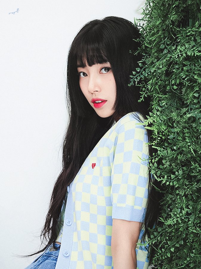 suzyall's tweet photo. 게스🌿💙 #수지 #SUZY #GUESS https://t.co/62bptjhHbp