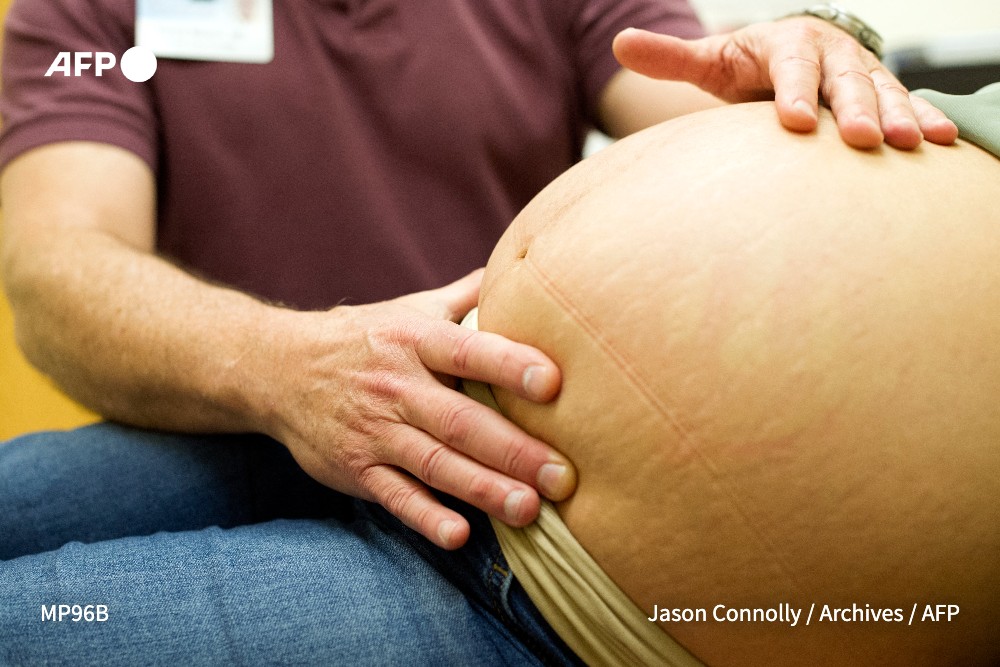 Une femme meurt toutes les deux minutes dans le monde de complications liées à la grossesse ou à l'accouchement, un chiffre en baisse entre 2000 et 2015 mais qui stagne depuis #AFP