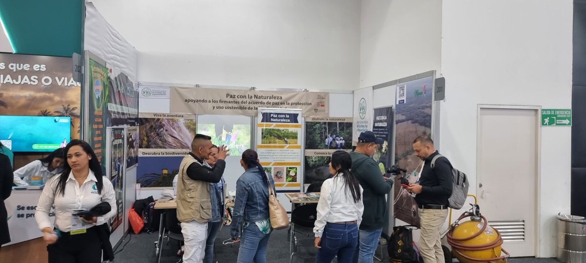 PeaceWNature's tweet image. Muy orgulloso que más de 100 clientes estuvieron interesados en las inicitiativas de #ecoturismo de los #FirmantesDelAcuerdo  en el primer dia de nuestro stand #PazConLaNaturaleza en #ANATO2023 👏 👏 
#UKPACT @UKinColombia @Sydney_Uni 
#biodiversidad #Turismo #PazTotal
 🇨🇴 🇬🇧 🇦🇺