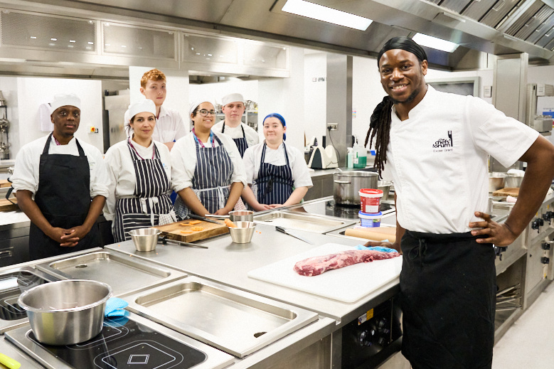 TheMcrCollege's tweet image. Our promising young chefs recently shared a kitchen with one of the country’s leading professionals thanks to our partnership with @thechefsforum. 

Working alongside Exose Grant, our students put on a four-course dinner for a sold-out event.

Learn more - tmc.ac.uk/news/students-…