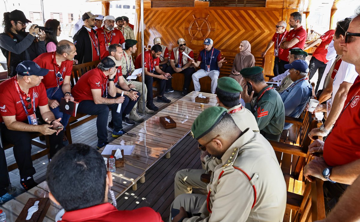 AbuDhabiSC's tweet photo. جانب من الاجتماعات الفنية التنسيقية الأخيرة قبل انطلاق مرحلة #دبي الرابعة من #طواف_الإمارات..  من الشندغة وصولاً إلى دبي هاربور، لمسافة 174 كم. https://t.co/aXXuynIGvz