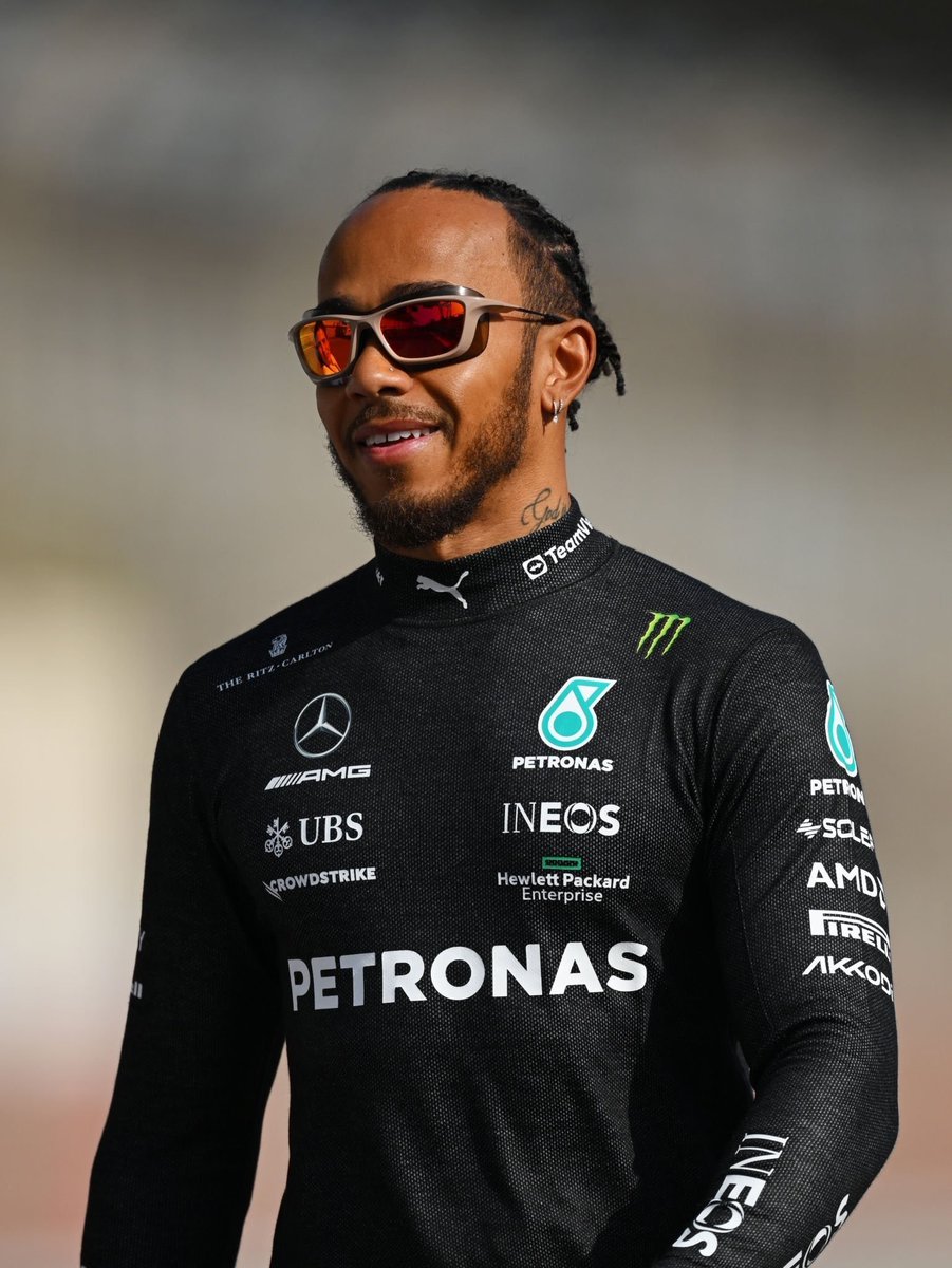 Lewis Hamilton pictures that will make you smile (@smilinglewis44) on Twitter photo 
