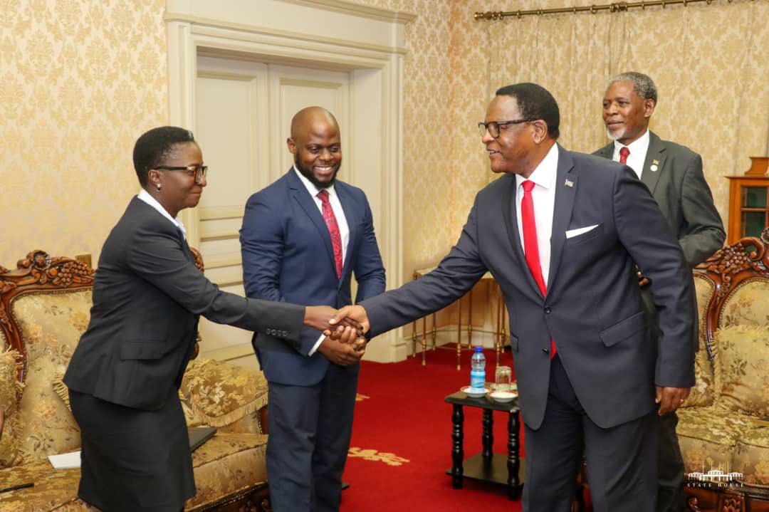 LAZARUSCHAKWERA's tweet photo. Convened an interagency meeting yesterday & reminded them to collaborate in the fight against corruption. I urged Minister of Justice, SPC, AG, DPP & DG of ACB to be guided only by the sovereign administrative & legal statutes above anything else.
#EndingCorruption https://t.co/jjzSvUqVSf