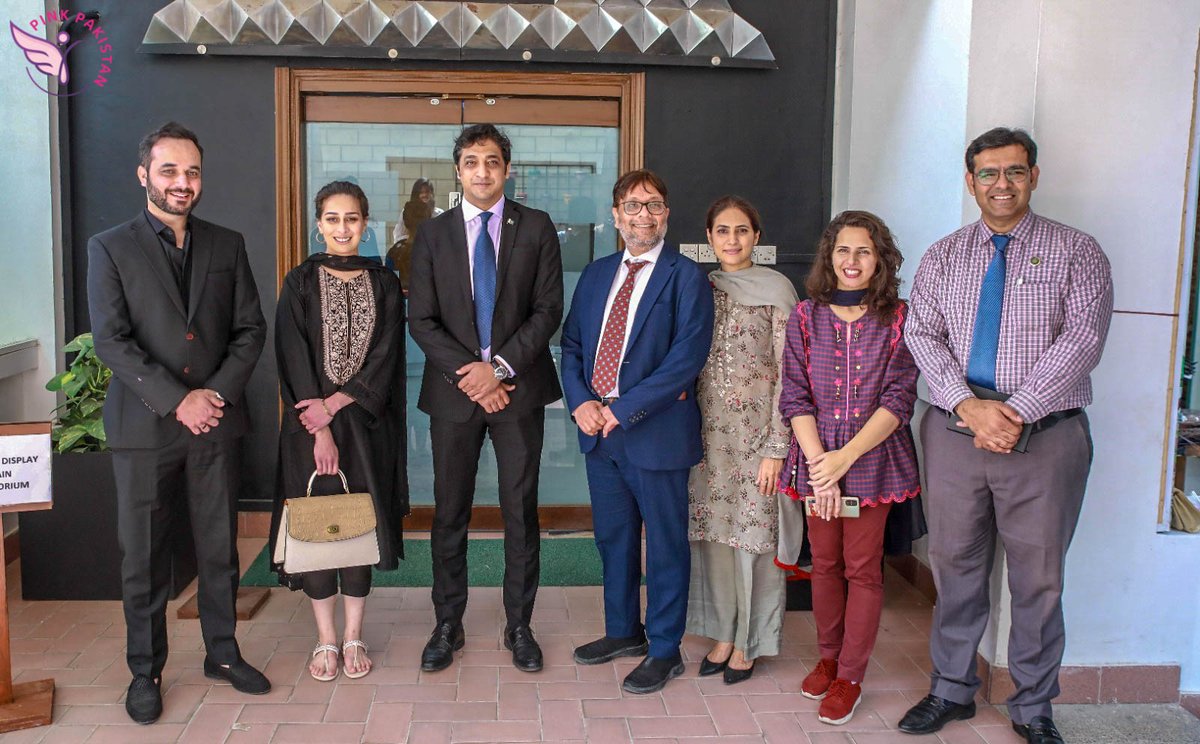 PakistanPink's tweet photo. Dr. Zubaida Qazi, President Pink Pakistan, and Shoaib Javed Hussain, had an enlightening and engaging discussion about Breast Cancer Awareness. 
#PinkPakistan #statelife https://t.co/d6cmFj15J7