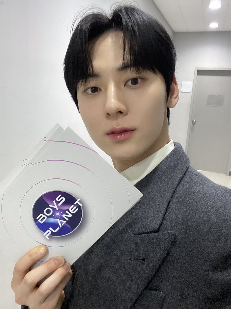 황민현(HWANG MIN HYUN) tweet media