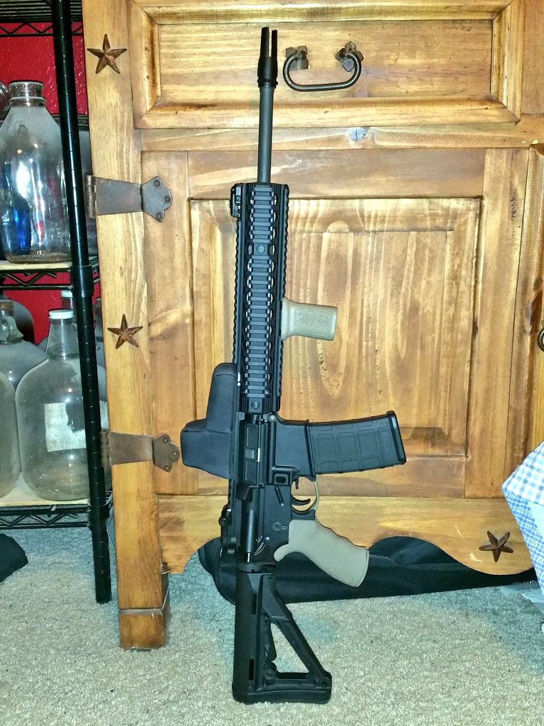 nomad_host_'s tweet image. By version 1.75 I had learned a lot and had a big plan.

#dpms #troyindustries #eotech #noveske #BCM #magpul #ergogrips #battlearmsdevelopment #cmctriggers