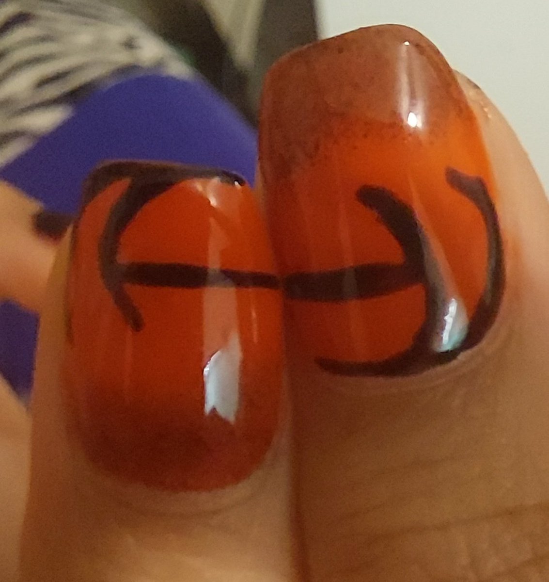 nomnommies's tweet photo. I also did my nails, based on the album cover, and ATEEZ symbols 😄 https://t.co/iCoOJaLSwC
