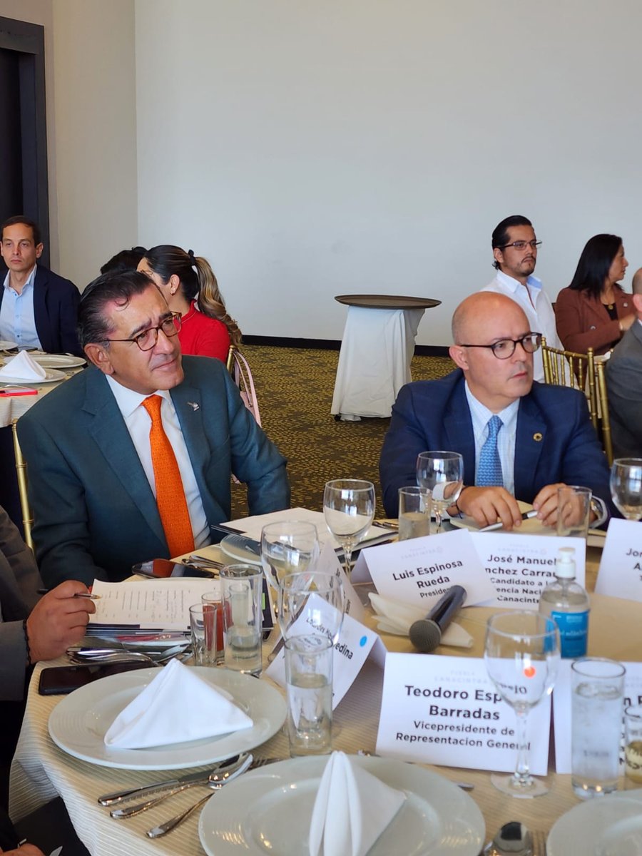 Joseman_68's tweet image. En reunión con la Delegación CANACINTRA Puebla, presenté mi propuesta de trabajo que ofrecemos a los industriales para seguir impulsando el desarrollo de las empresas. 
#Canacintra #Mexico 
#SanchezCarranco 
#porunmexicoindustrial