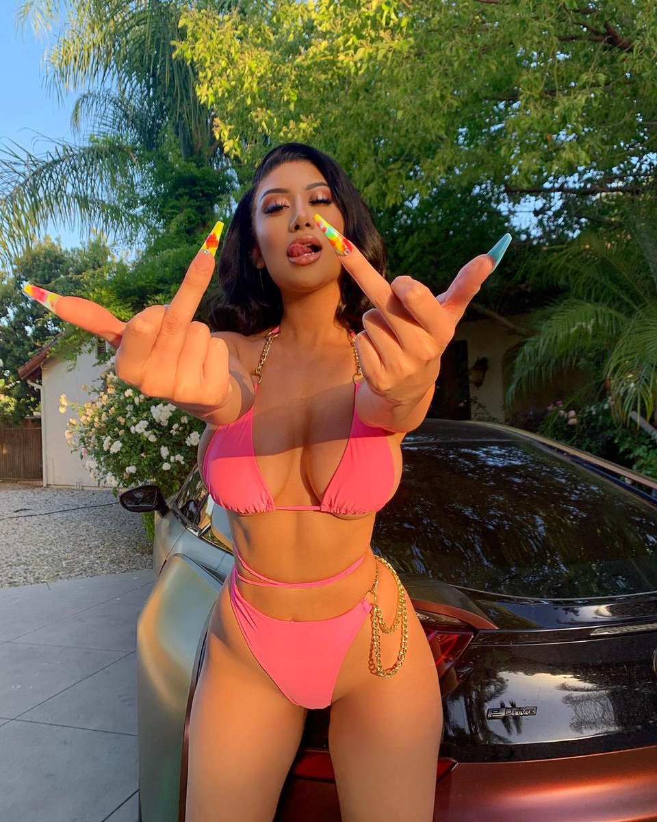 Modelsheightbio's tweet image. 💗💗💗💗💗
Model: bit.ly/3IN5BWW