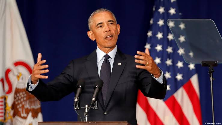 justtooclassic's tweet photo. Barrack Obama delivers a message to the Nigerian people highlighting the opportunity that the upcoming elections present for all Nigerians: https://t.co/vEWe2IFJr2 https://t.co/1ngzPNCbHm