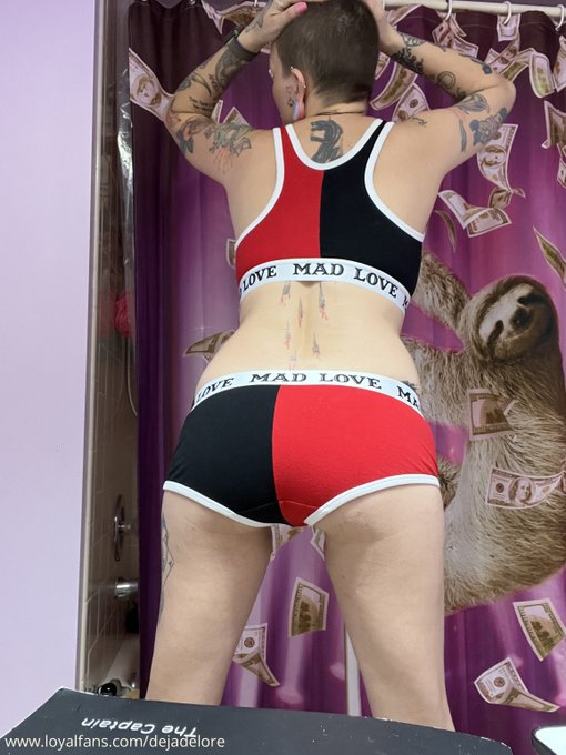 A little dance  https://t.co/ib42JxTcwT #realloyalfans https://t.co/WDpMHk26Tu<a href="/tag/realloyalfans"class="tags">#realloyalfans</a>