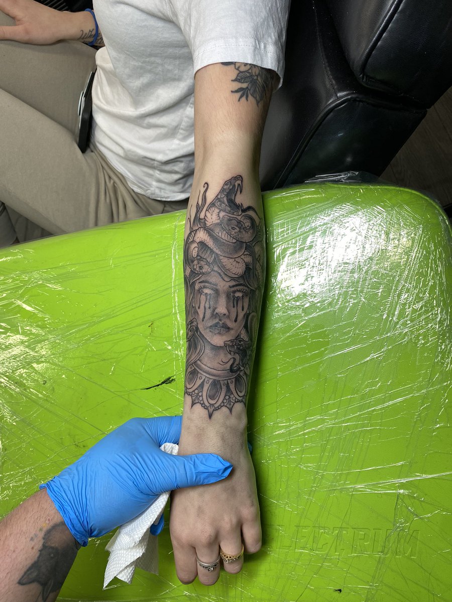 vialtattoos's tweet photo. #wip Medusa https://t.co/PUPgPjiLNm