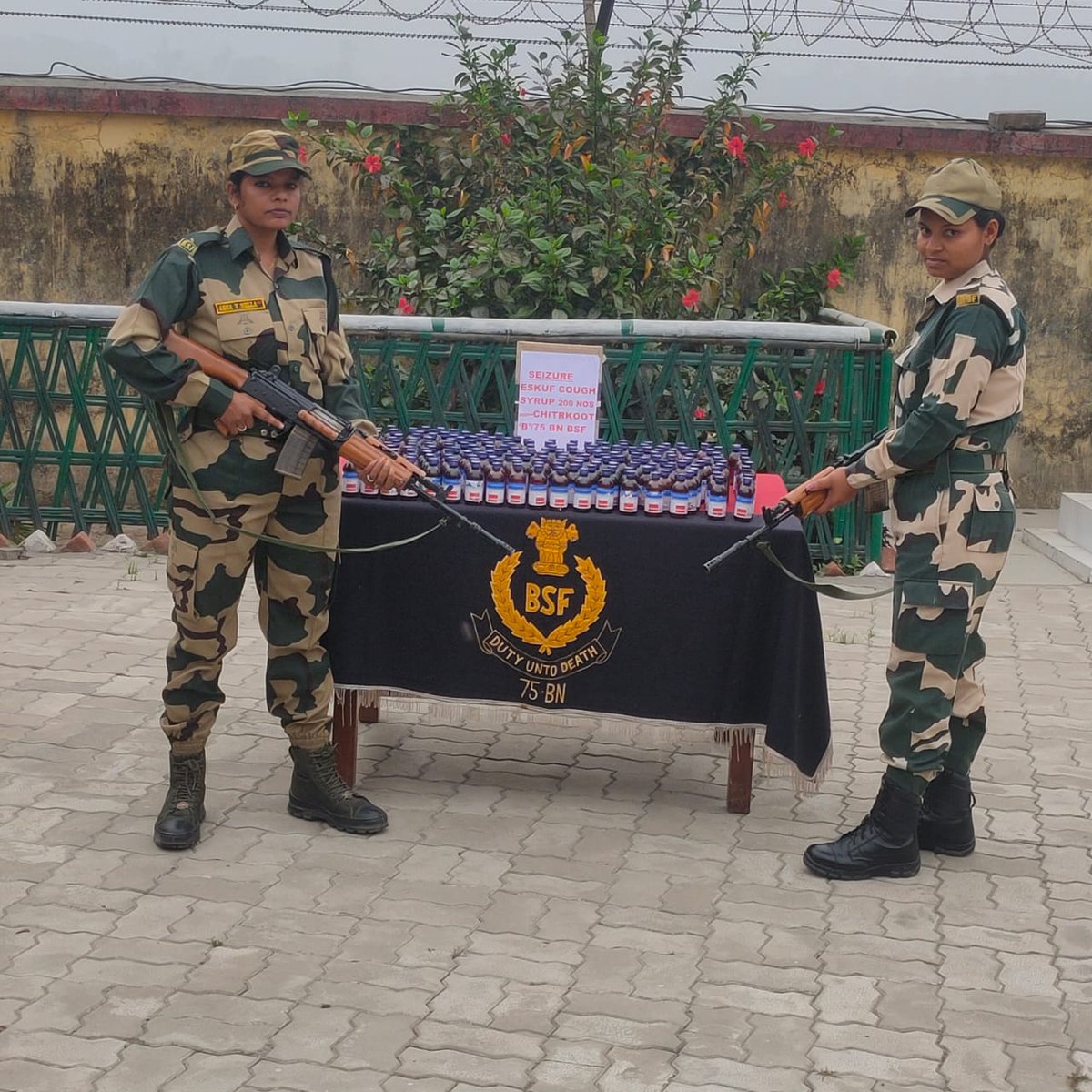 BSF_Guwahati's tweet photo. In drive against narcotics smuggling, vigilant #Bordermen of 75 Bn #BSF under @BSF_Guwahati FTR seized 320 Btls prohibited cough syrup on Indo-BD international border.
#DriveAgainstNarcotics
#FirstLineOfDefence https://t.co/wzaehJmWDV