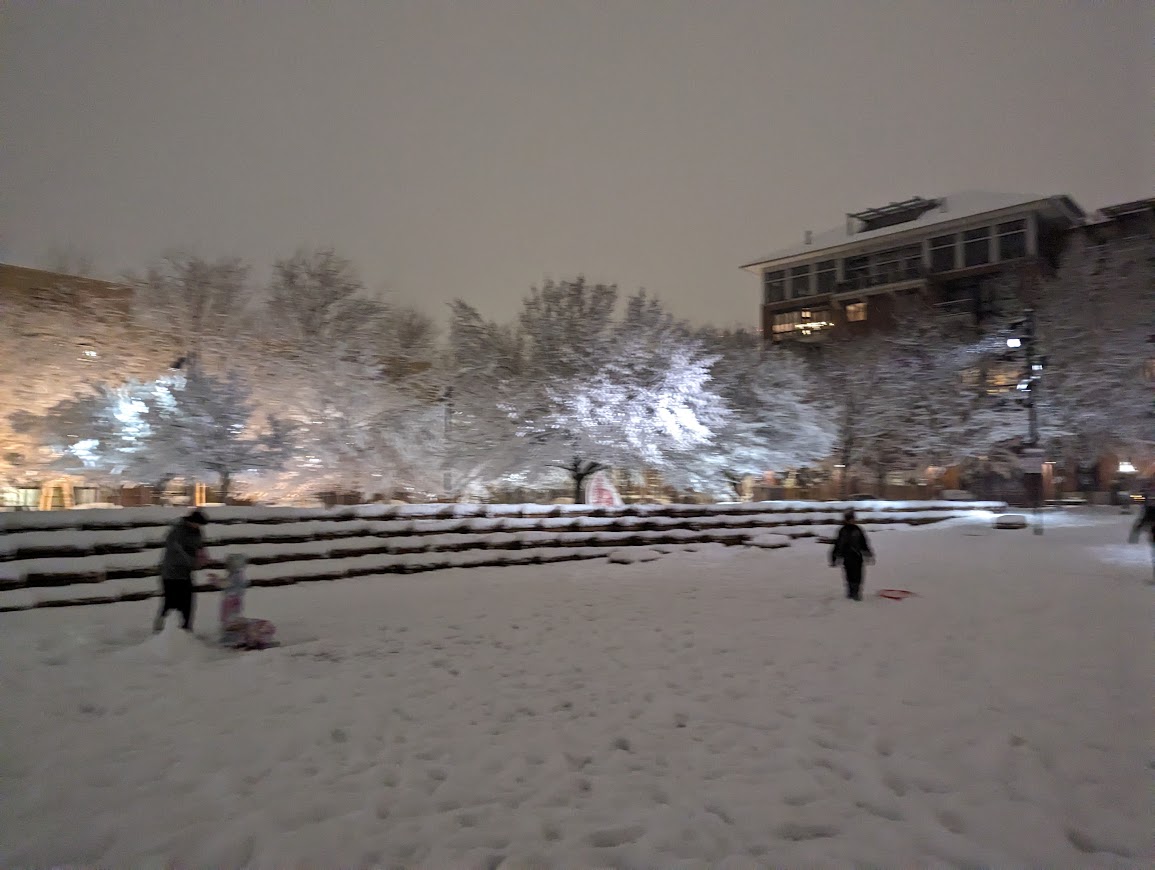 skywaker9's tweet image. Snow makes everything look pretty.  Jamison Square in NW Portland.  #pdxtst