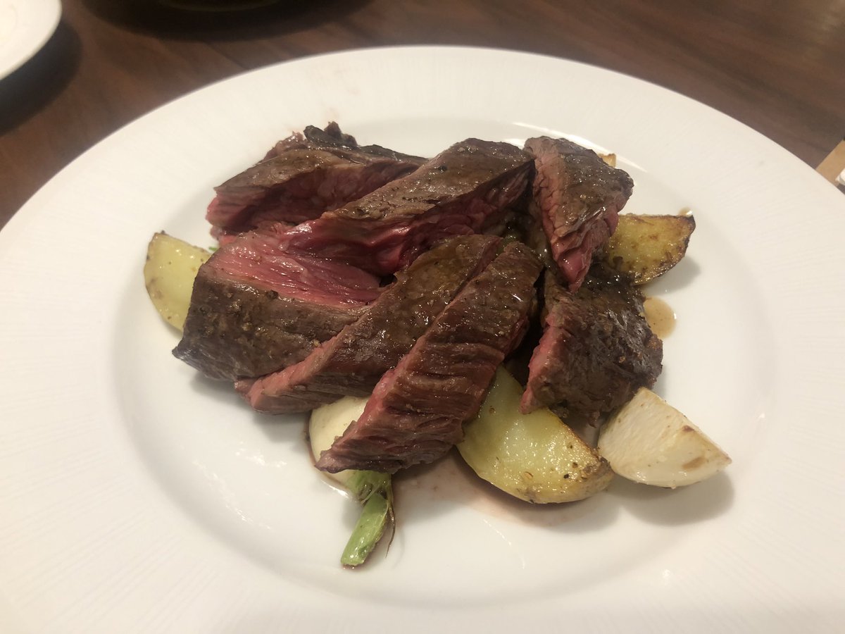 ashiyagawa's tweet photo. 肉だ!肉だ!肉だ!
お肉とビールがあれば幸せです。
昨日は、扇町の「コゾノフレンチスタンド」で、
美味しいフレンチをいただきました。
お肉はレアが好きです。初めて飲むANGRYBOY BROWNALEも美味しい!!
ごちそうさまでした!!
#コゾノフレンチスタンド #芦屋川大阪 #ANGRYBOY https://t.co/dOiEyxyqCf