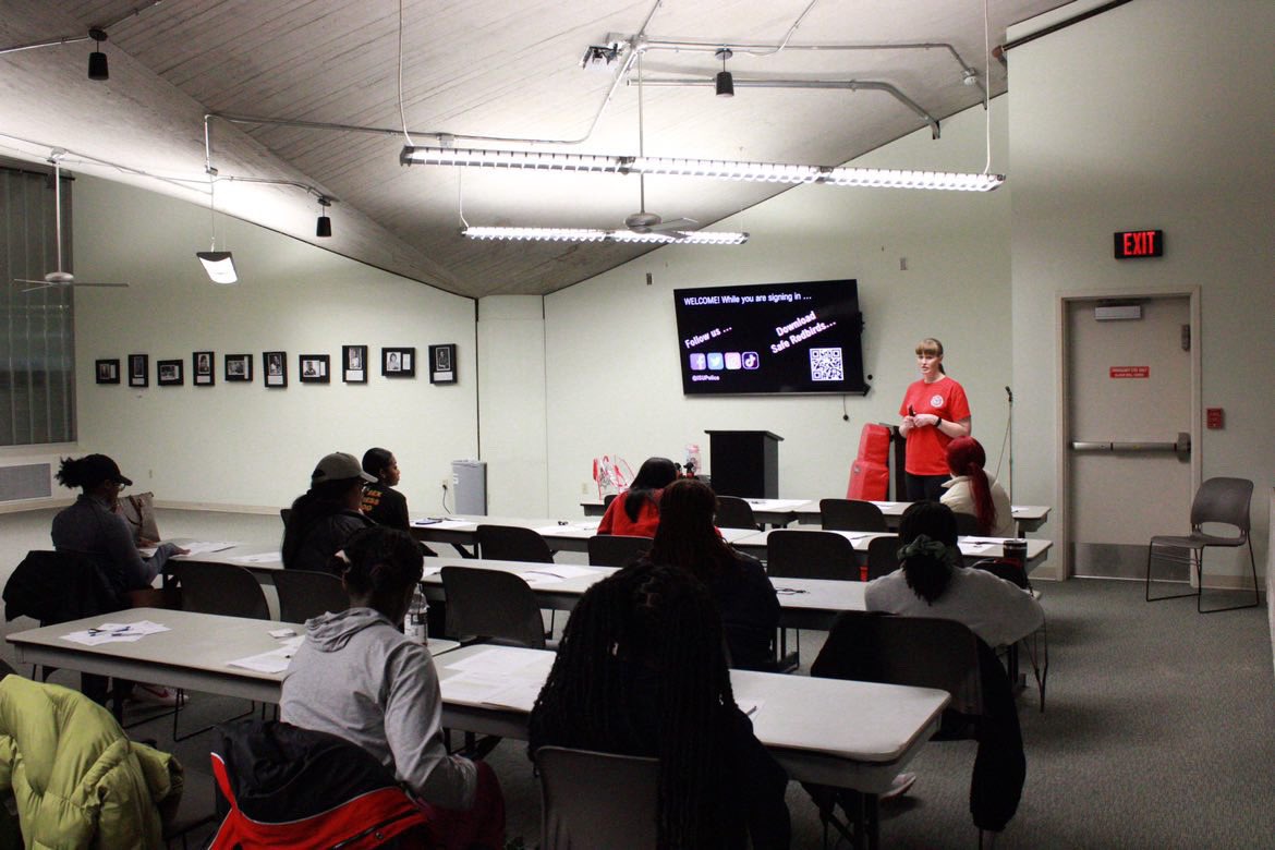 ThetaDeltaDST's tweet photo. We want to thank everyone who attended Tuesday’s Survival of the FitDST: Self Defense Class❣️ Special shout-out to Black Girl Code for hosting this event with us and ISU PD’s Jessika &amp; Kim for teaching this class! https://t.co/s7AvFDSpEe