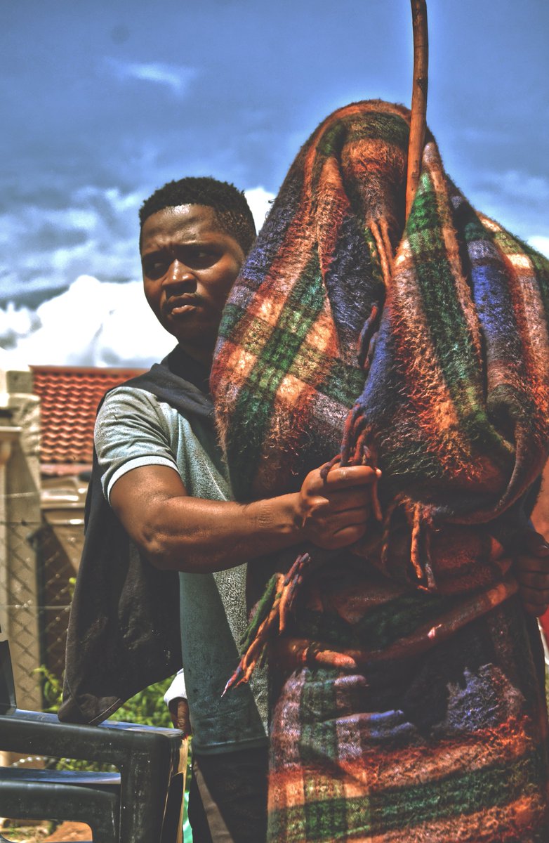 Lwandi Mkandla, a member of the Queens College Photographic Society has returned two Gold awards for his submissions to the Photographic Society of South Africa's January Competition, themed "The World Around Me". 

Below are his submissions titled "Reflection" and "Indoda"